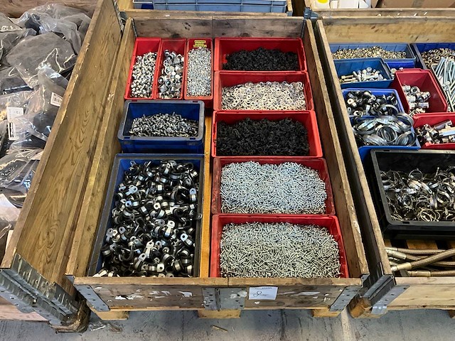 Partij bevestigingsmateriaal - afbeelding 1 van  7