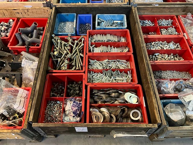 Partij bevestigingsmateriaal - afbeelding 1 van  6