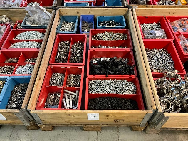 Partij bevestigingsmateriaal - afbeelding 1 van  6