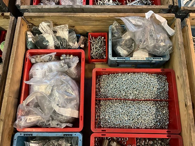 Partij bevestigingsmateriaal - afbeelding 2 van  4