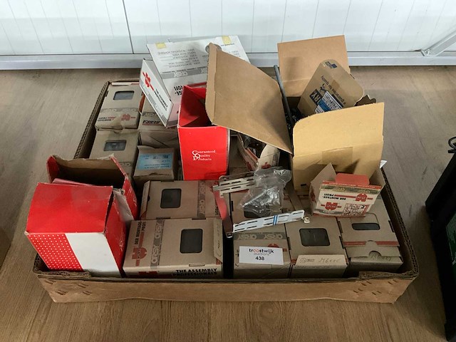 Partij bevestigingsmateriaal - afbeelding 1 van  8