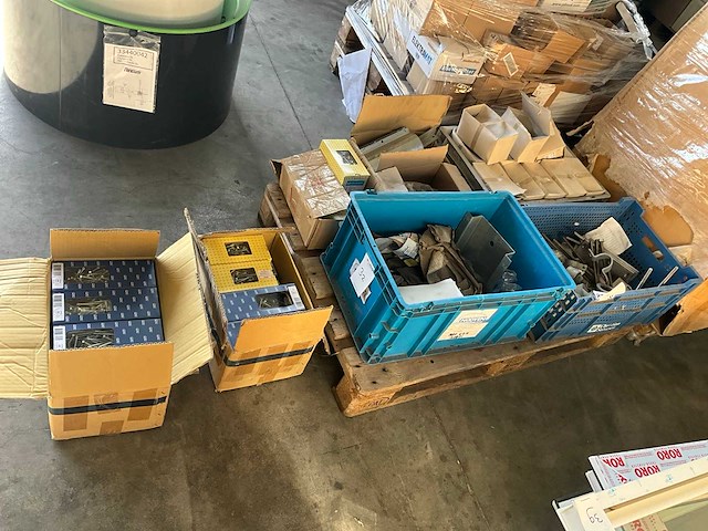 Partij bevestigingsmateriaal - afbeelding 1 van  9