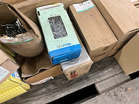 Partij bevestigingsmateriaal - afbeelding 3 van  5