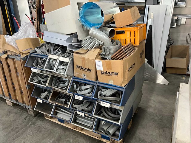 Partij bevestigingsmateriaal - afbeelding 1 van  4