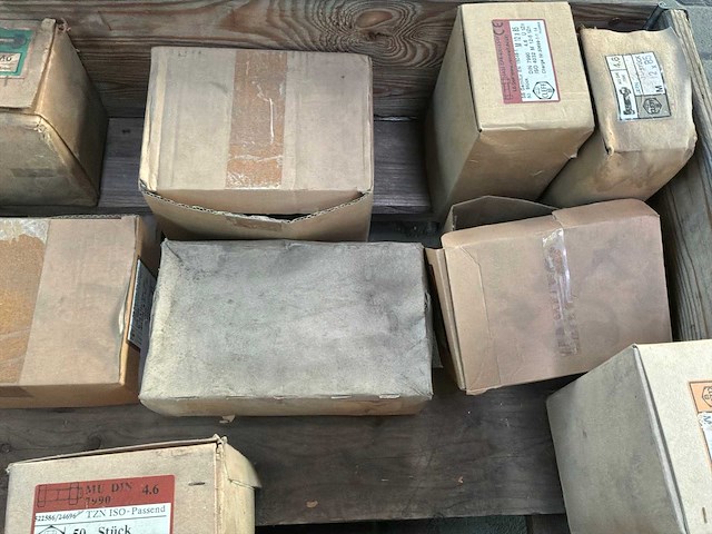 Partij bevestigingsmateriaal - afbeelding 2 van  5