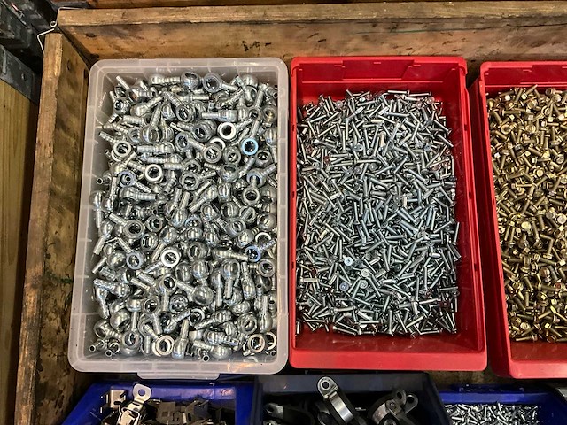 Partij bevestigingsmateriaal - afbeelding 2 van  7