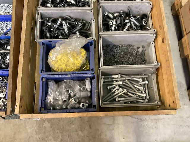 Partij bevestigingsmateriaal - afbeelding 7 van  7