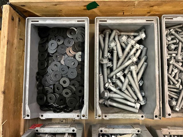 Partij bevestigingsmateriaal - afbeelding 2 van  5