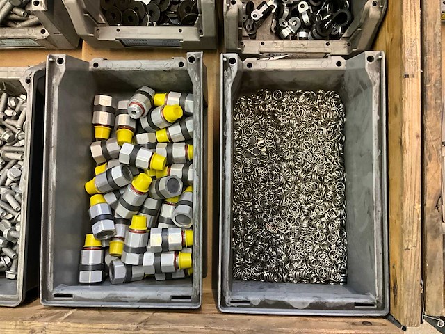 Partij bevestigingsmateriaal - afbeelding 4 van  5