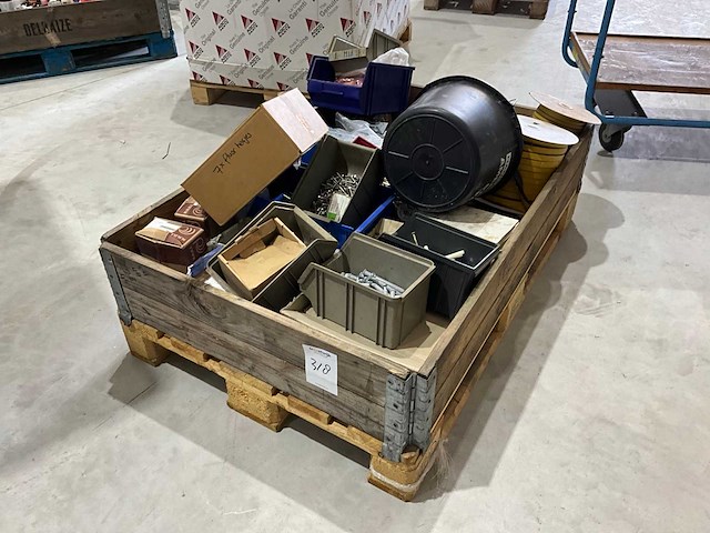 Partij bevestigingsmateriaal - afbeelding 1 van  9