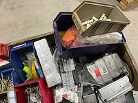 Partij bevestigingsmateriaal - afbeelding 7 van  9