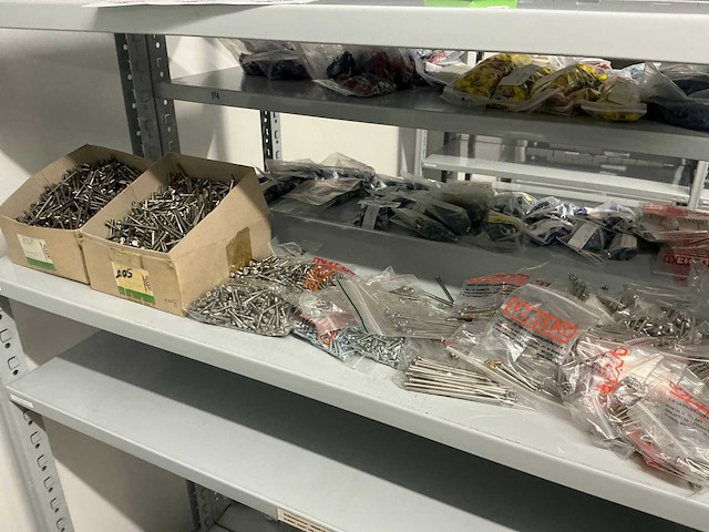 Partij bevestigingsmateriaal - afbeelding 1 van  4