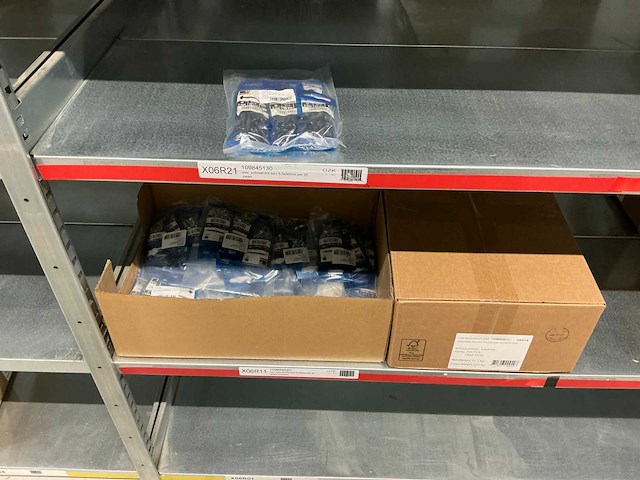 Partij bevestigingsmateriaal - afbeelding 31 van  39