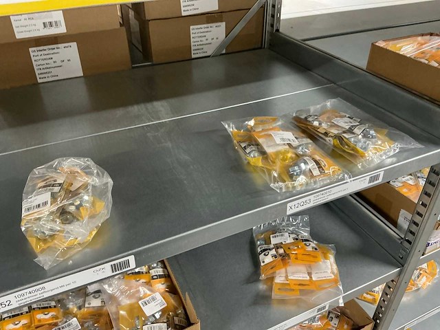 Partij bevestigingsmateriaal - afbeelding 12 van  31