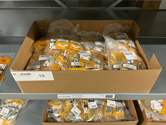 Partij bevestigingsmateriaal - afbeelding 26 van  31