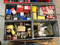 Partij bevestigingsmateriaal - afbeelding 1 van  5
