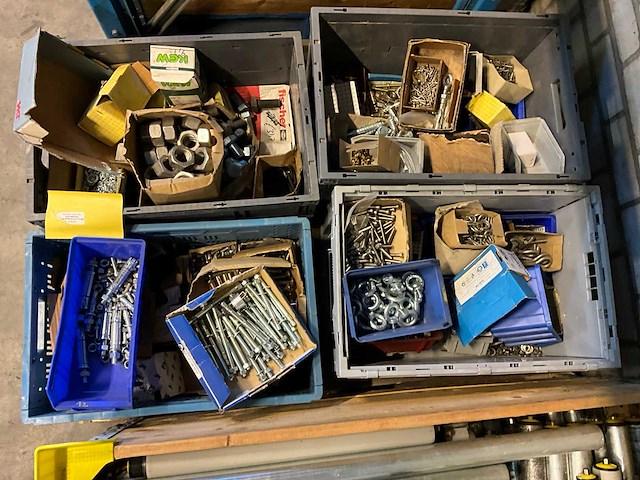 Partij bevestigingsmateriaal - afbeelding 1 van  5
