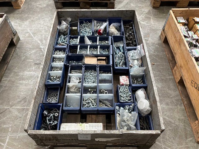 Partij bevestigingsmateriaal - afbeelding 1 van  4