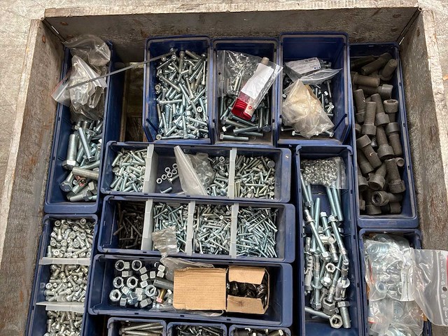 Partij bevestigingsmateriaal - afbeelding 2 van  4