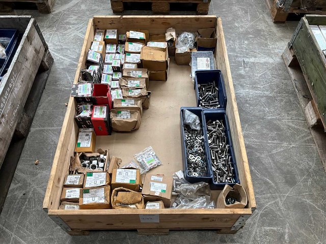 Partij bevestigingsmateriaal - afbeelding 1 van  4