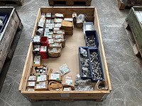 Partij bevestigingsmateriaal - afbeelding 1 van  4