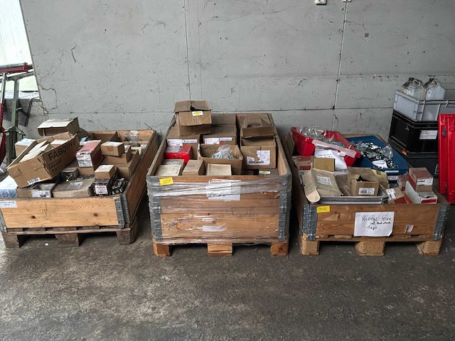 Partij bevestigingsmateriaal - afbeelding 2 van  8
