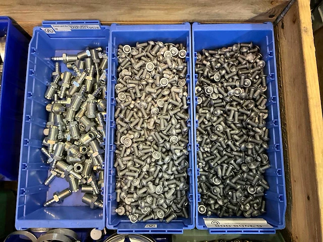 Partij bevestigingsmateriaal - afbeelding 1 van  6