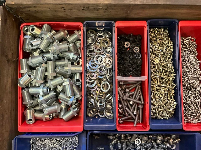 Partij bevestigingsmateriaal - afbeelding 2 van  5