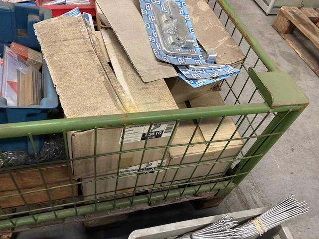 Partij bevestigingsmateriaal - afbeelding 8 van  13