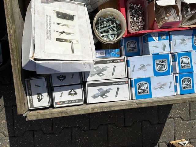 Partij bevestigingsmateriaal - afbeelding 1 van  1