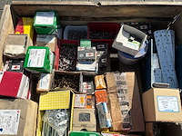 Partij bevestigingsmateriaal - afbeelding 1 van  2