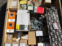 Partij bevestigingsmateriaal - afbeelding 2 van  2