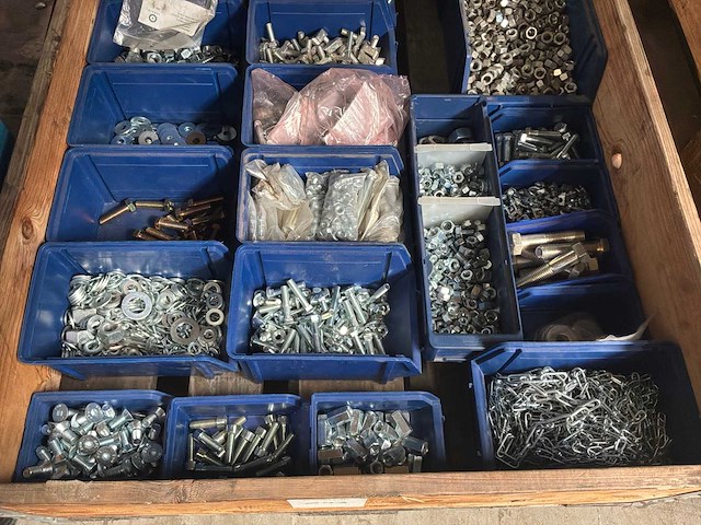 Partij bevestigingsmateriaal - afbeelding 2 van  4