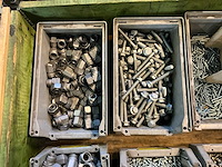 Partij bevestigingsmaterialen en koppelingen - afbeelding 2 van  7