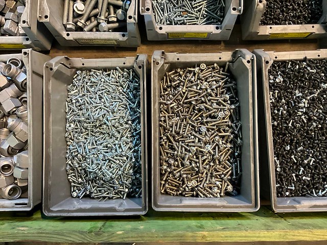 Partij bevestigingsmaterialen en koppelingen - afbeelding 6 van  7