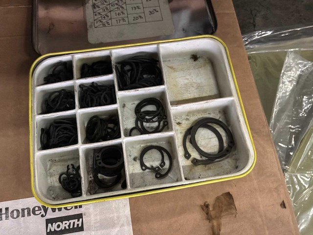 Partij bevestigingsmaterialen en - afbeelding 3 van  12