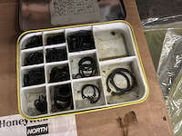 Partij bevestigingsmaterialen en - afbeelding 3 van  12