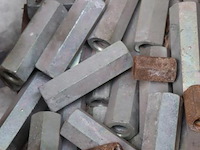 Partij bevestigingsmaterialen in kist o.a. moeren - afbeelding 6 van  6