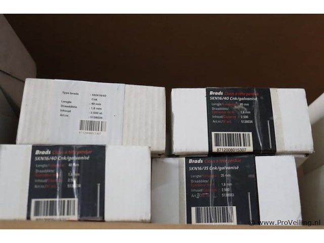 Partij bevestigingsmaterialen o.a. dutack afwerkspijkers skn16 5138030 & spaanplaatschroeven 3.0 x 20 - afbeelding 6 van  7