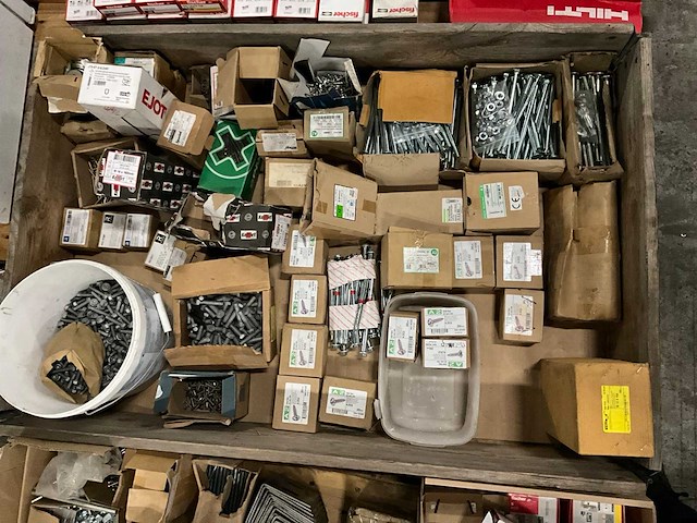 Partij bevestigingsmaterialen o.a. rvs - afbeelding 1 van  11