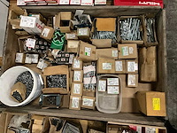 Partij bevestigingsmaterialen o.a. rvs