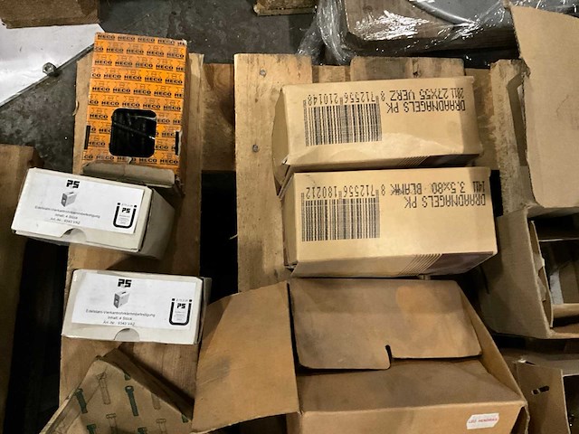 Partij bevestigingsmaterialen o.a. rvs - afbeelding 2 van  8