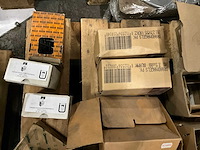 Partij bevestigingsmaterialen o.a. rvs - afbeelding 2 van  8