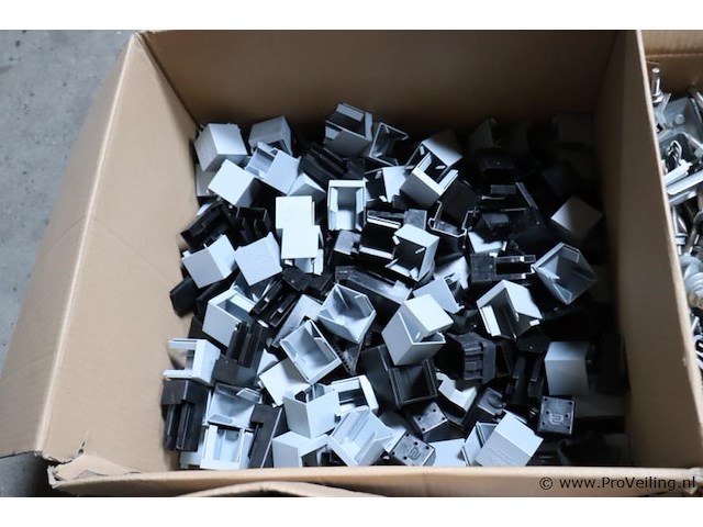 Partij bevestigingsmaterialen t.b.v. zonnepanelen - afbeelding 7 van  7