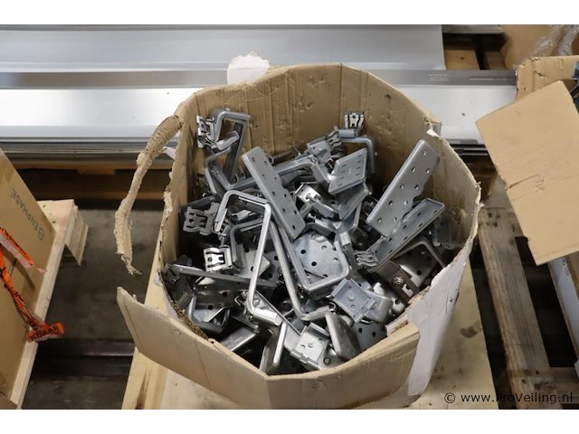 Partij bevestigingsmaterialen t.b.v. zonnepanelen - afbeelding 2 van  6