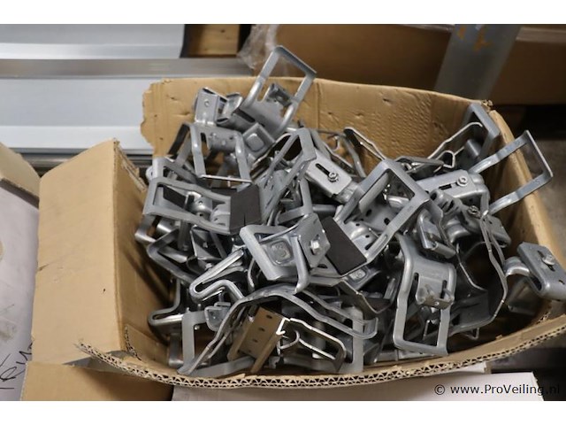 Partij bevestigingsmaterialen t.b.v. zonnepanelen - afbeelding 4 van  6