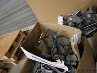 Partij bevestigingsmaterialen t.b.v. zonnepanelen - afbeelding 3 van  9