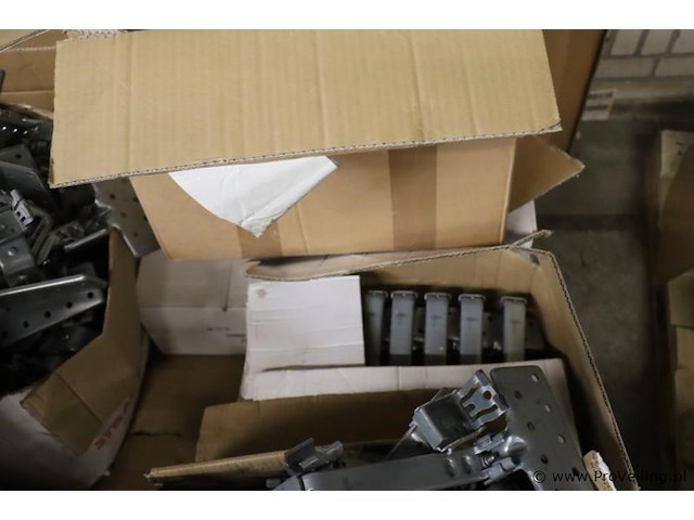 Partij bevestigingsmaterialen t.b.v. zonnepanelen - afbeelding 6 van  9