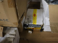 Partij bevestigingsmaterialen t.b.v. zonnepanelen - afbeelding 9 van  9