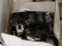 Partij bevestigingsmaterialen t.b.v. zonnepanelen - afbeelding 2 van  9